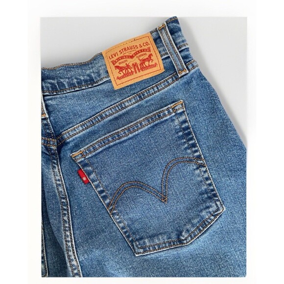 Levi’s Women’s Jeans 31 Blue Denim Wedgie Straight High Rise Raw Hem Retro - Picture 1 of 14